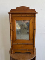 Meuble de poupée
