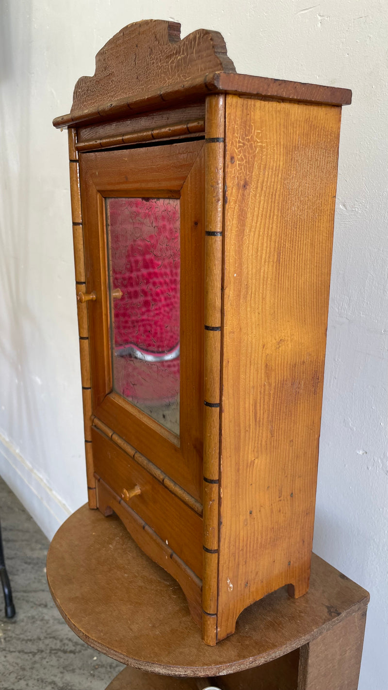 Meuble de poupée