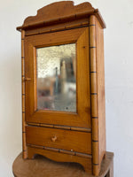 Meuble de poupée