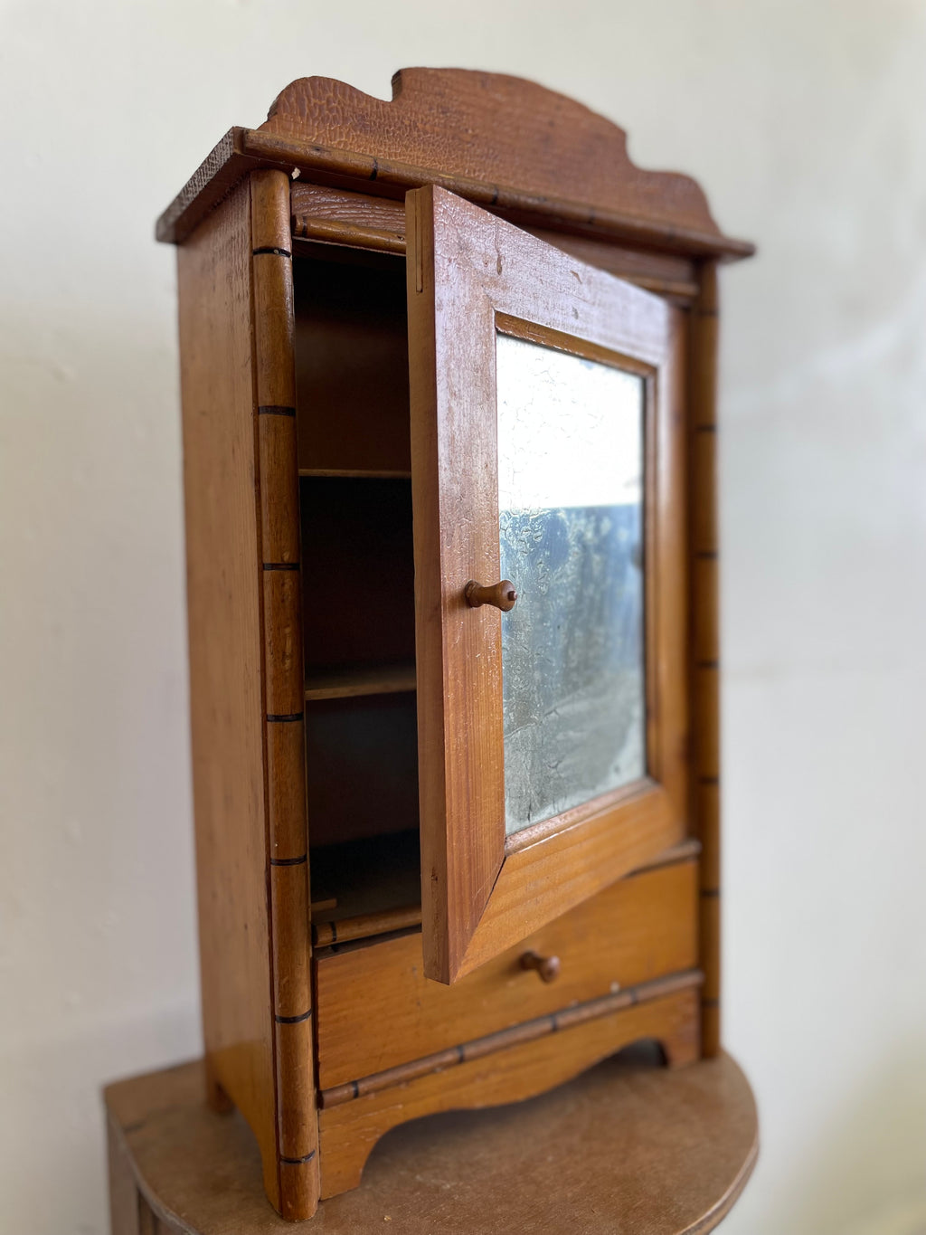 Meuble de poupée