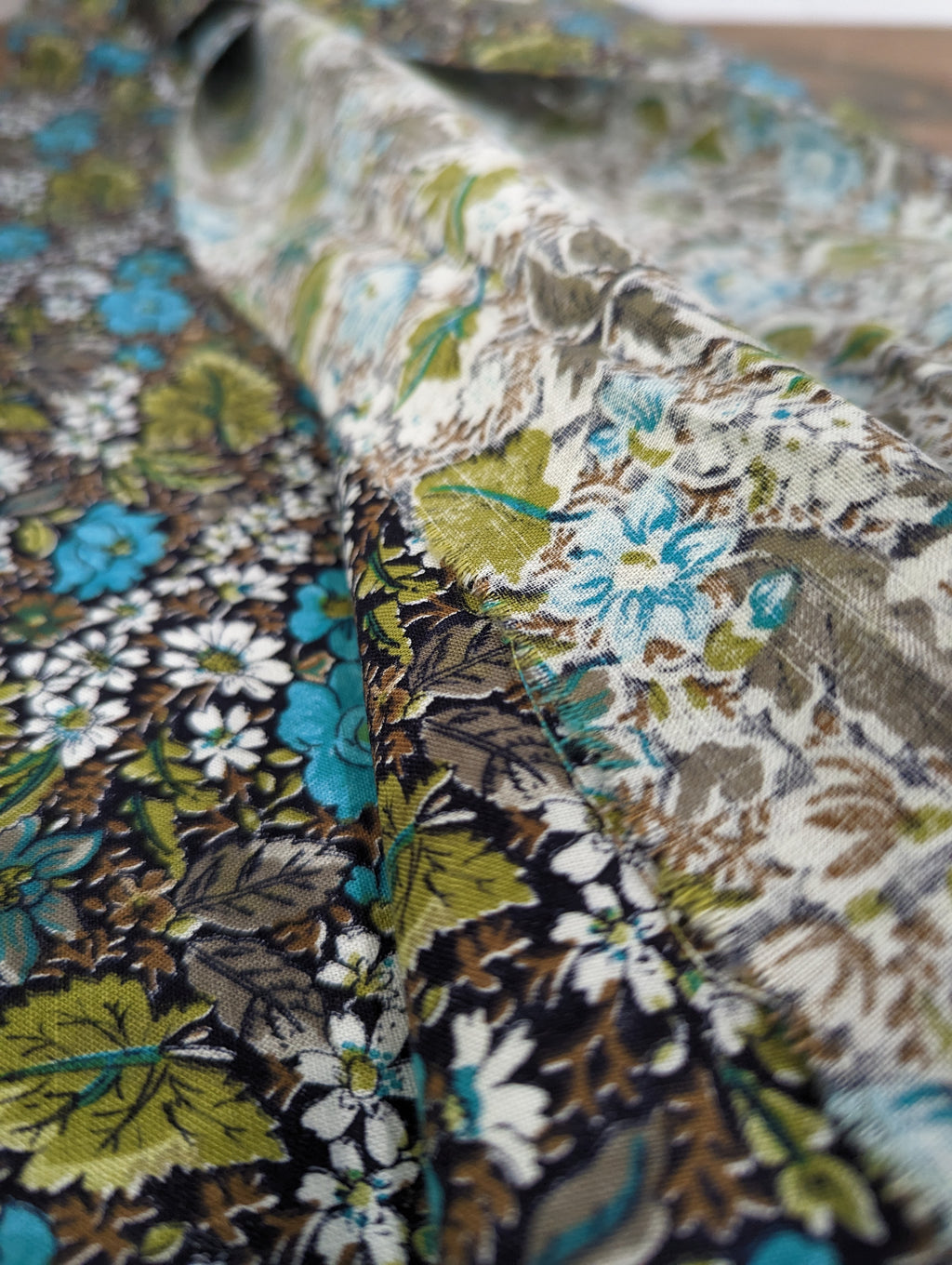 Tissu motif floral